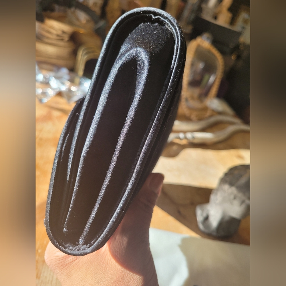 Rare Gucci Velvet Evening Clutch - Picture 3 of 4